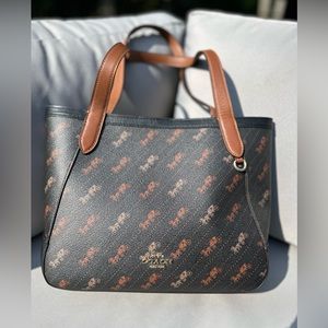 Coach Tote 27 Horse & Carriage C4060 Handbag